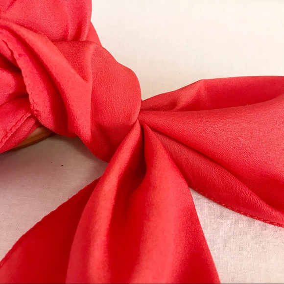 🇨🇦 *FREE with purchase - Bright red Neck Scarf - Picture 2 of 4